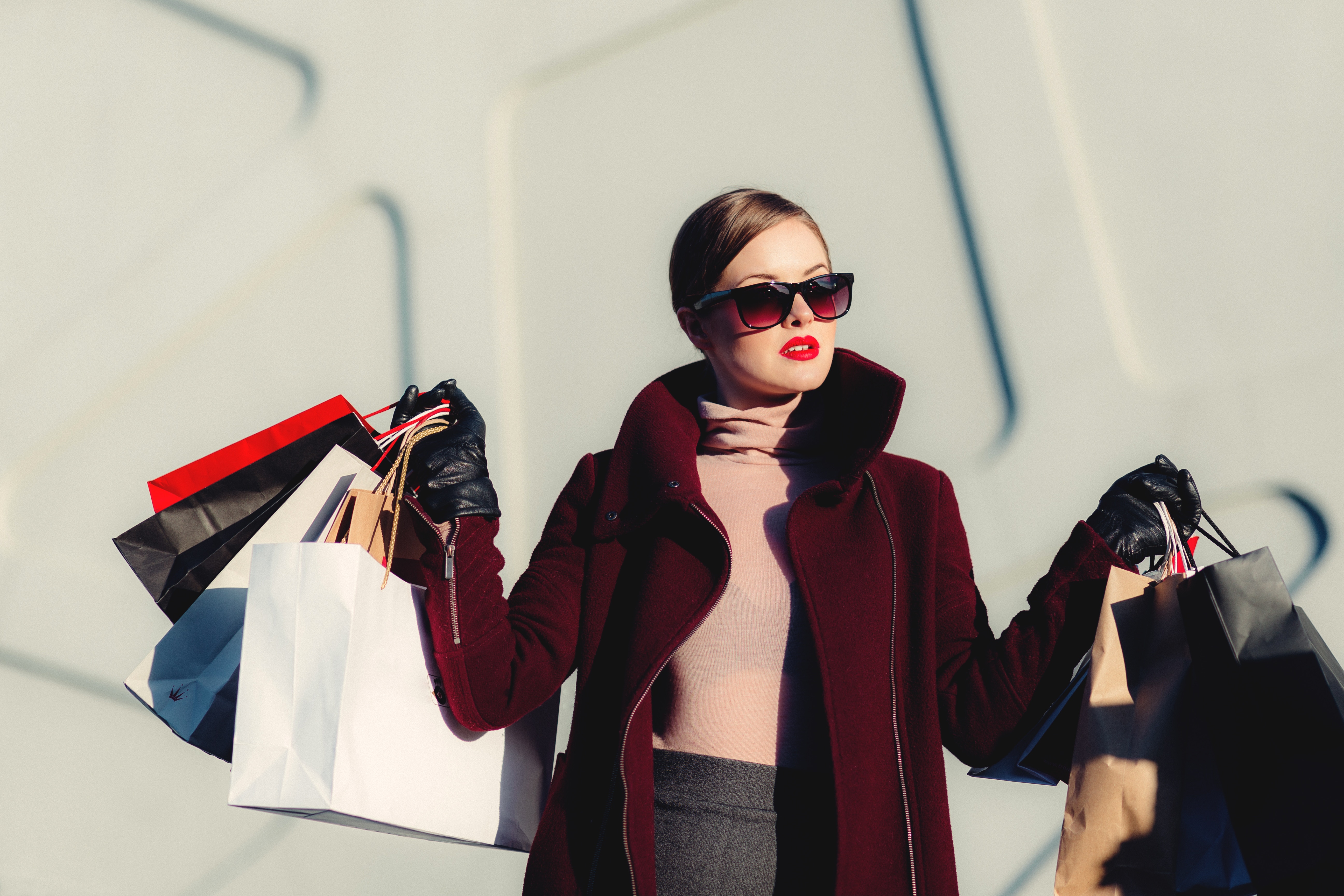 爆買いする女性