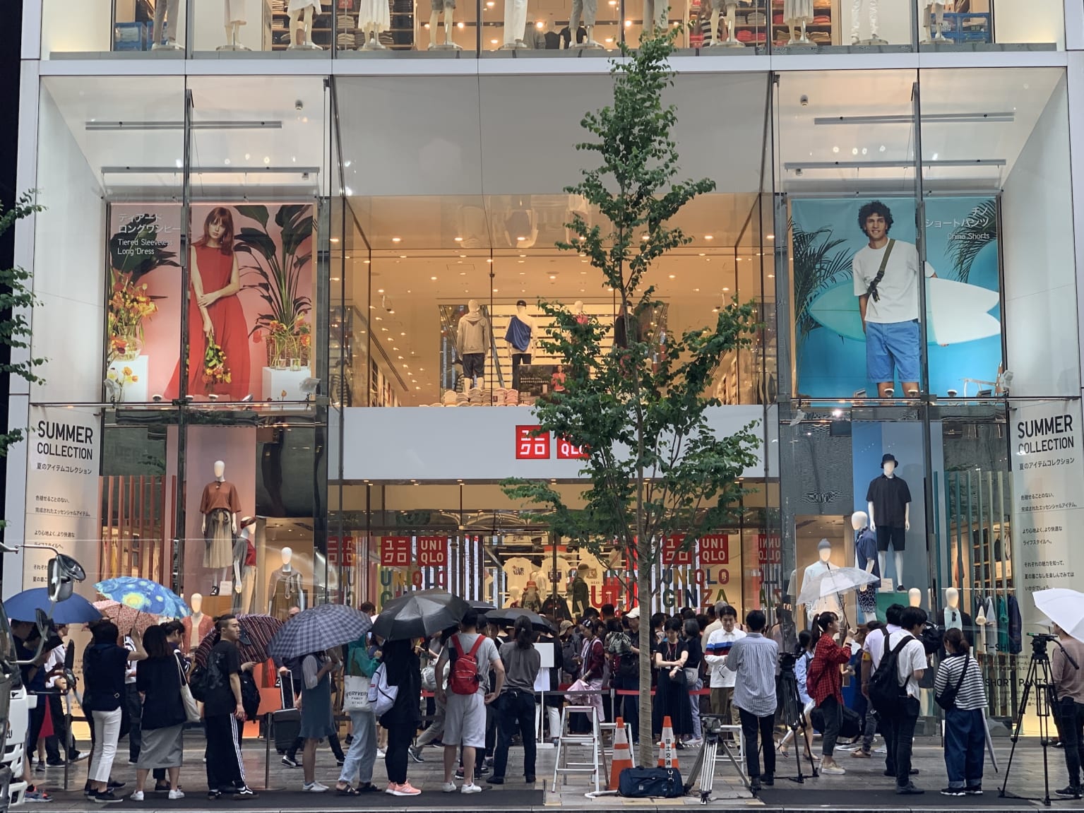 ユニクロ銀座店 行列