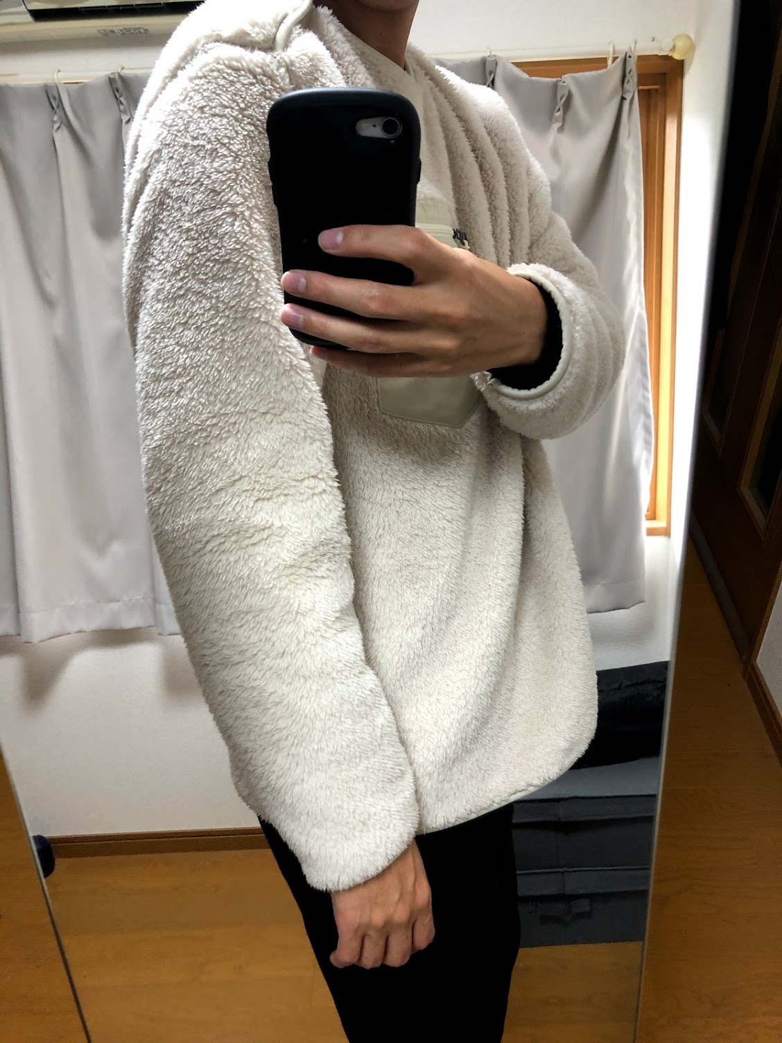フリースプルオーバー 腕回り