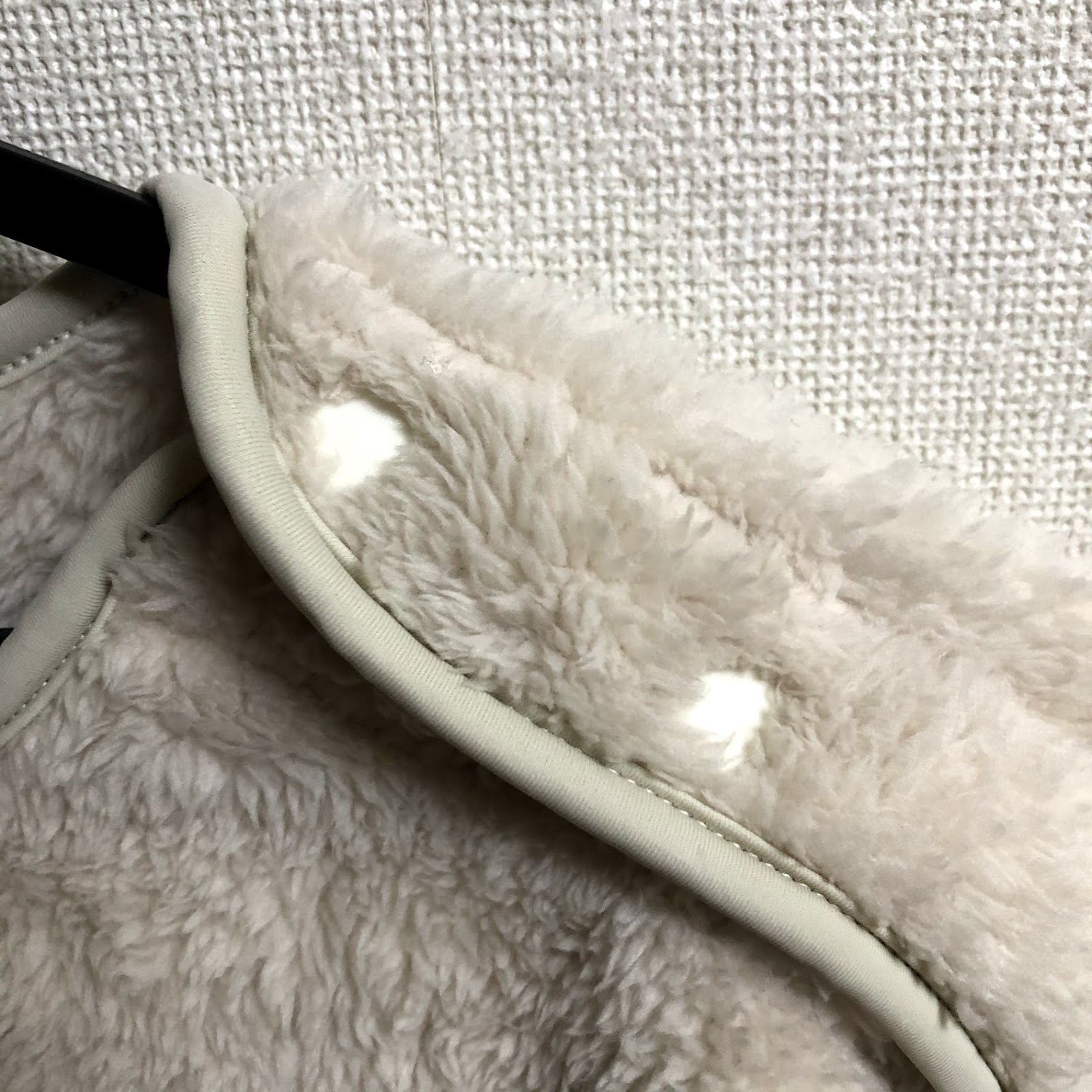 フリースプルオーバー スナップボタン